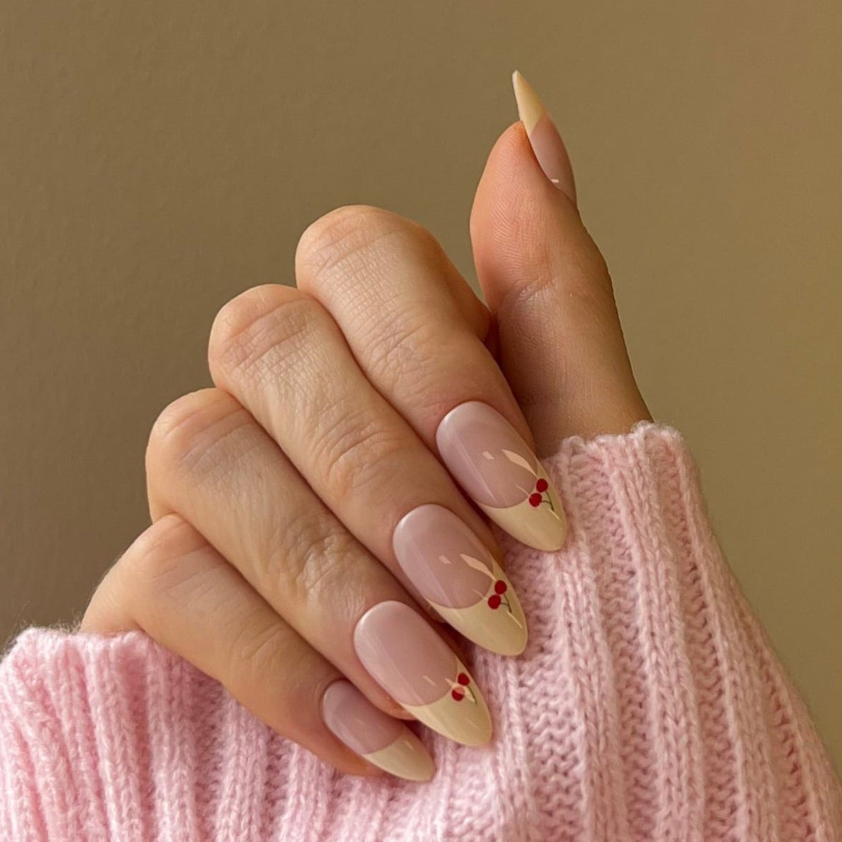 Sundae Sweetheart (Medium Almond)