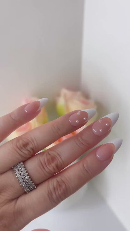 Luxe French (Medium Almond)
